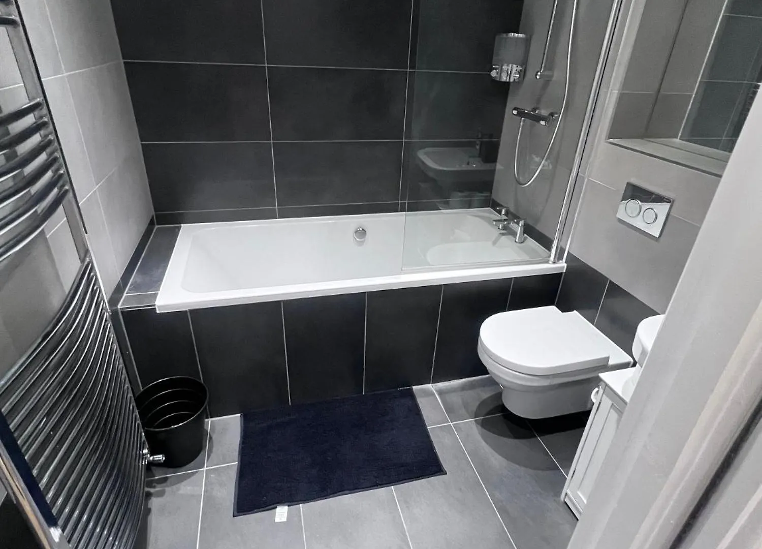 אלת'ם This Stylish Apartment Is Perfect Near Greenwich
